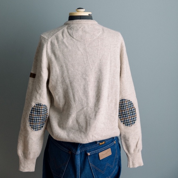 Hawick 100% Lambswool Sweater - Cream with Houndstooth Elbow Patches - Size M - Picture 2 of 12
